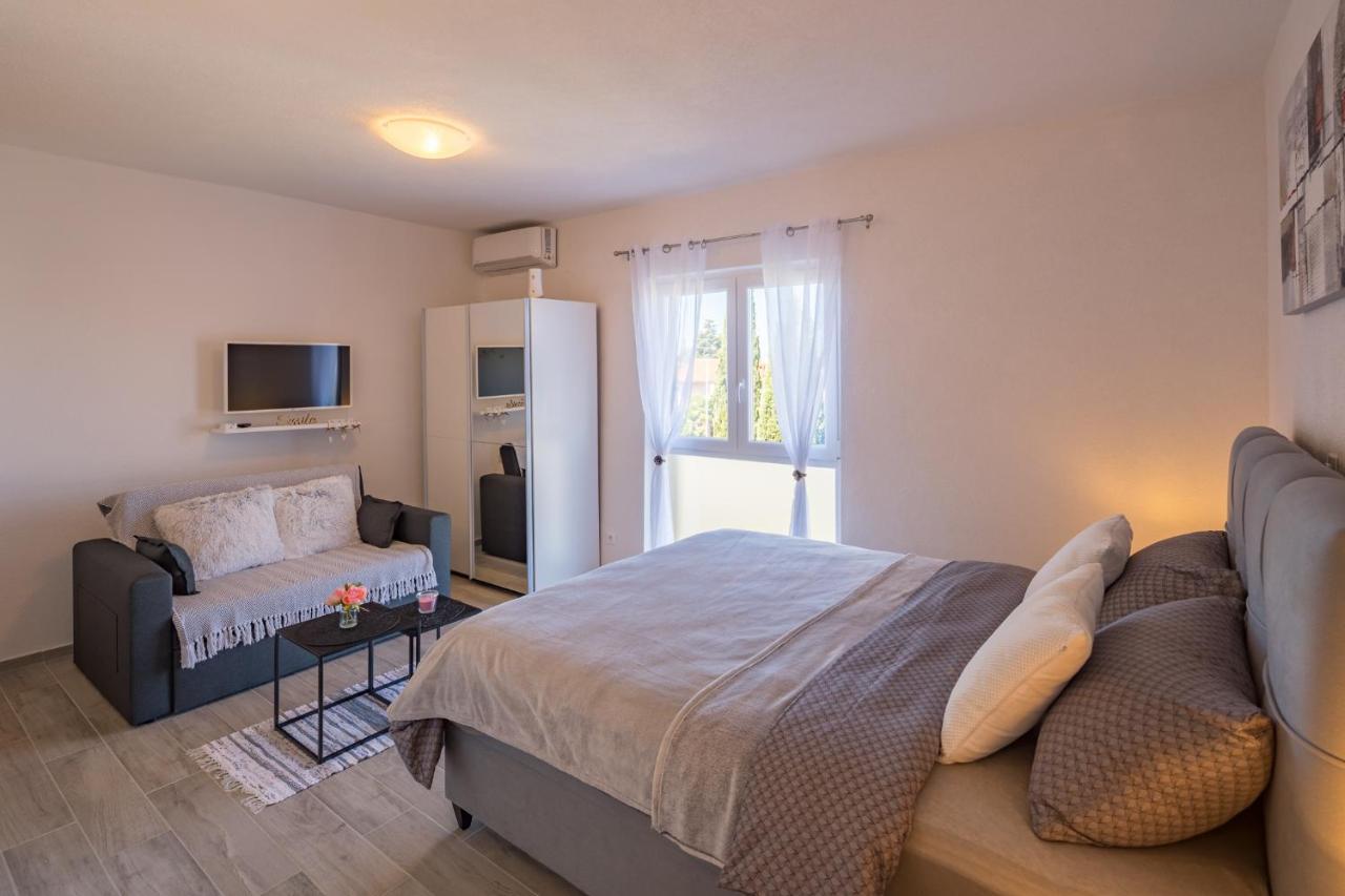 Modern Vista Apartment